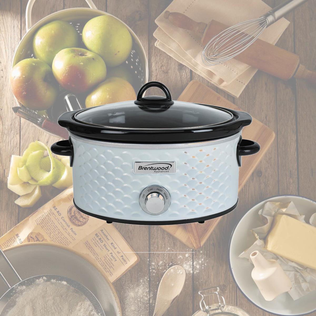 Picture of Brentwood Appliances SC-140W 4.5 qt. Scallop Pattern Slow Cooker - White