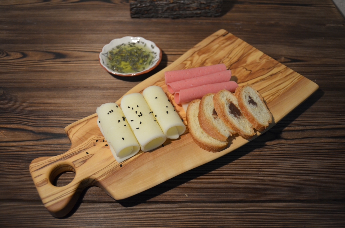 Pm44032 Plank Cutting Board & Cheese Plate