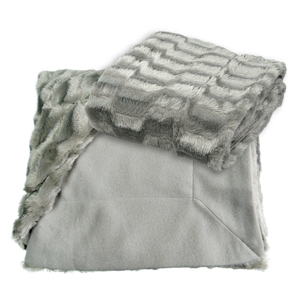 290-fauxi Sculputed Ivory Faux Fur Throw