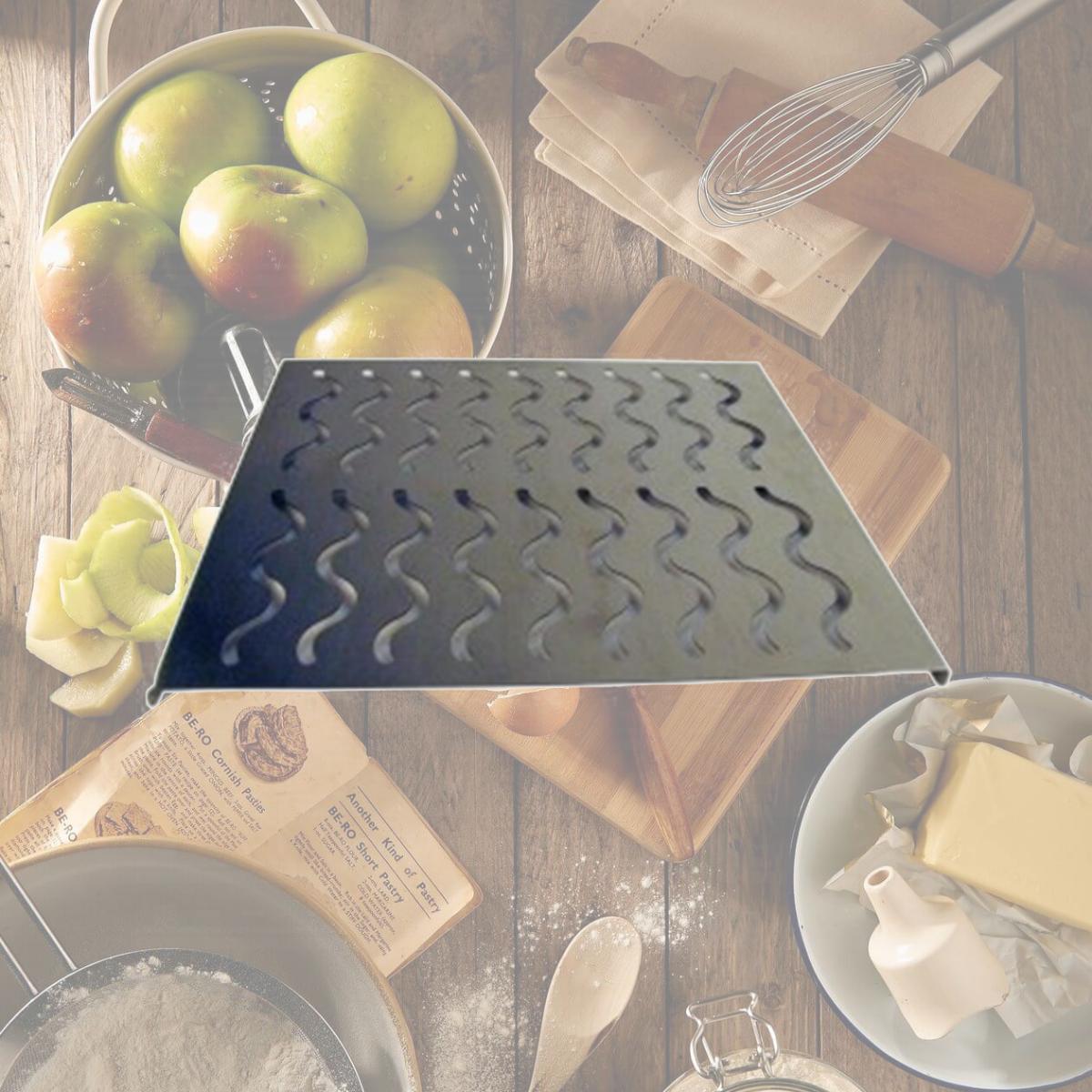 Picture of Paragon International 8060 Dog Hut Bun Saver Tray