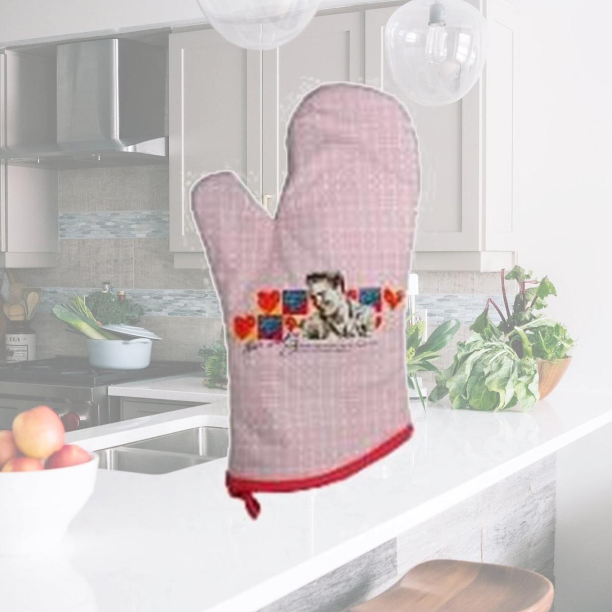 Picture of Precious Kids 54002 Elvis Presley Kitchen Oven Mitt - Pink