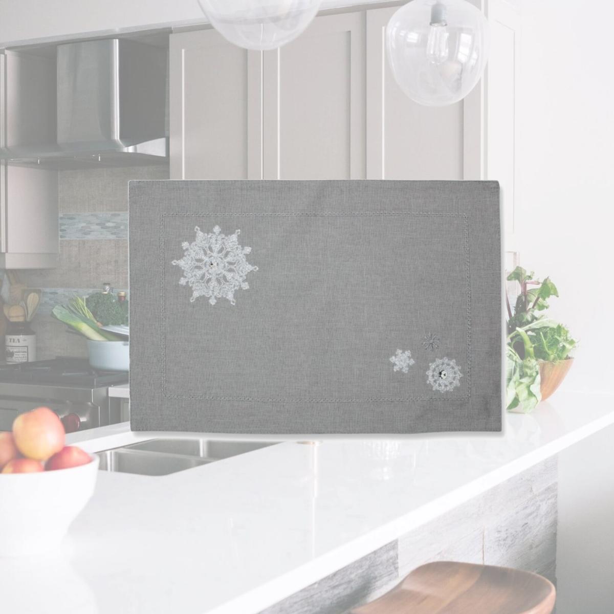 Picture of Pillow Perfect 630045 Christrmas Snowflakes Placemat, Gray - Set of 2