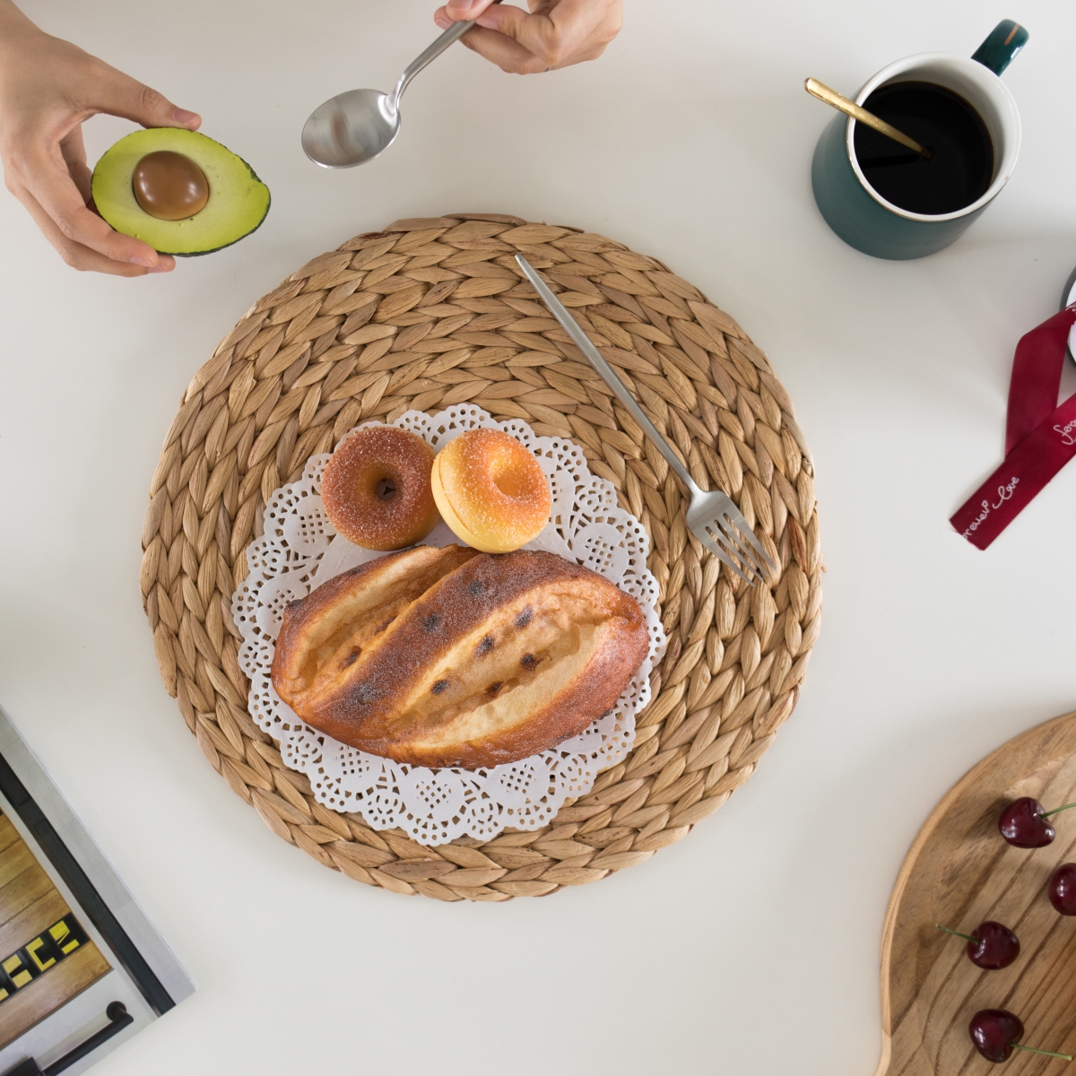 Picture of Vintiquewise QI003915-15 0.5 x 14.5 x 14.5 in. Decorative Weave Water Hyacinth Round Mat Charger Plates for Dining Table, Brown