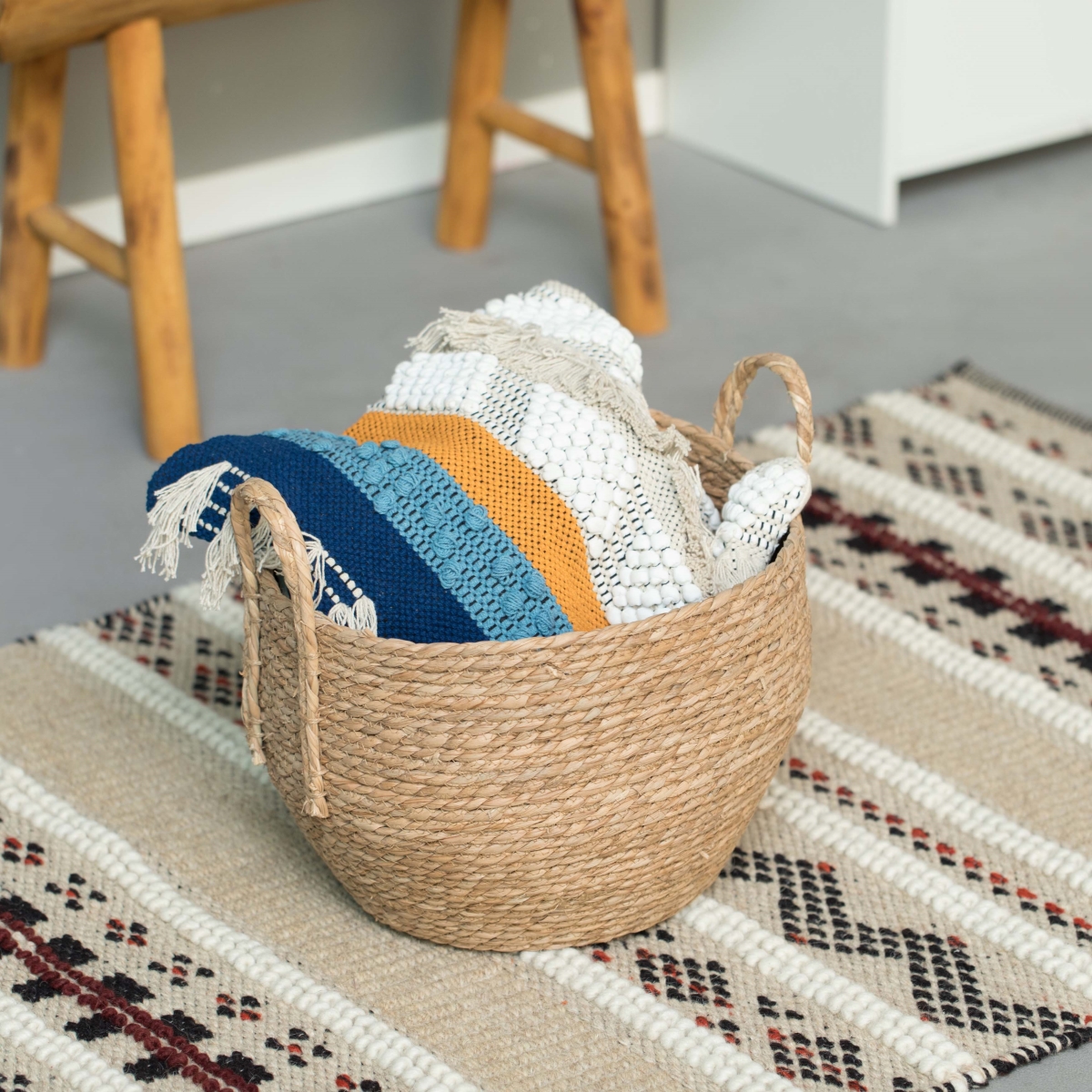 Picture of Vintiquewise QI003835.L Decorative Round Wicker Woven Rope Storage Blanket Basket with Braided Handles - Large