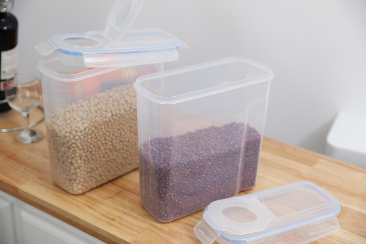 Picture of Basicwise QI003322.2 BPA-Free Plastic Food Cereal Containers with Airtight Spout Lid, Clear - Large - Set of 2