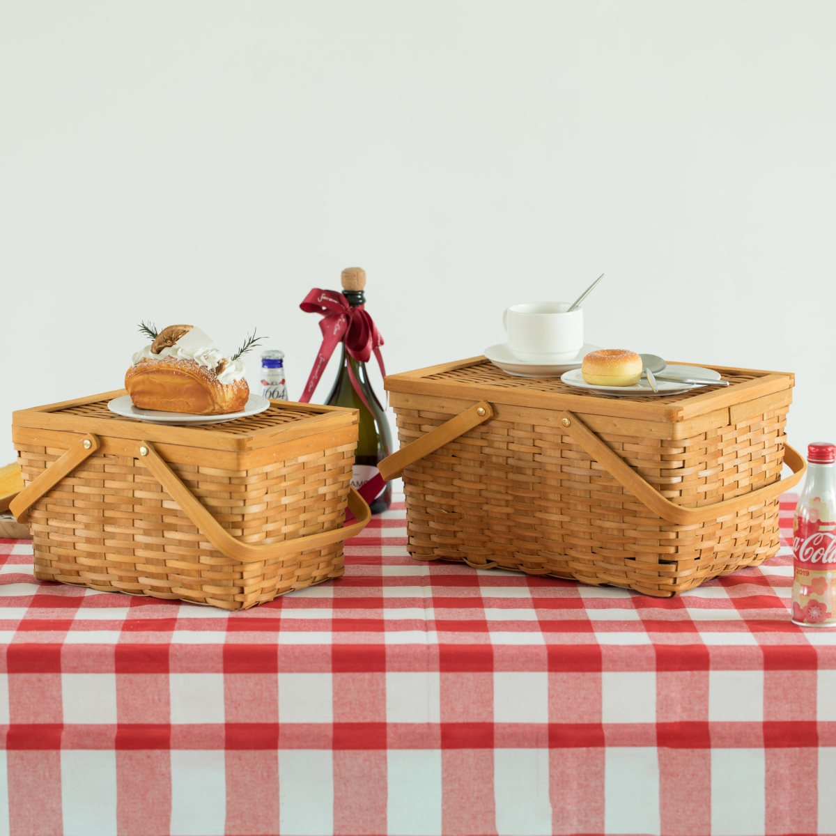 Picture of Woodchip Picnic Storage Basket with Cover and Movable Handles, Set of 2
