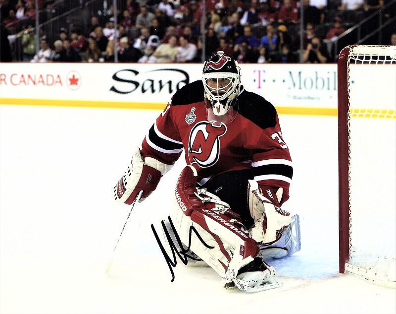 UPC 787907000080 product image for MBrodeur8x10-24 Martin Brodeur Signed - Autographed New Jersey Devils 8 x 10 in. | upcitemdb.com