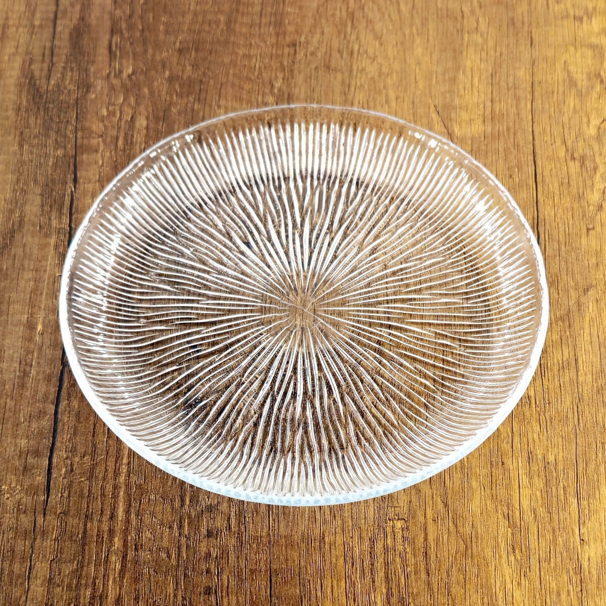 Picture of Ramart Studio Glass R1702-0 7.5 in. Cascata Salad Plate Set
