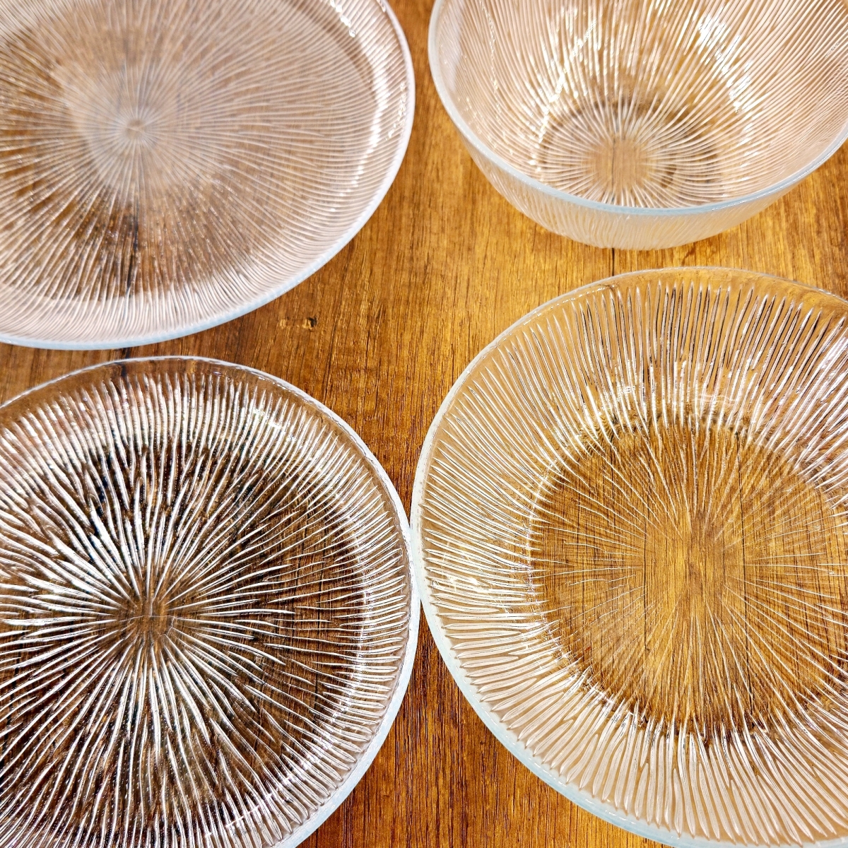 Picture of Ramart Studio Glass R1207-0 Cascata Glass Dinnerware Set - 16 Piece