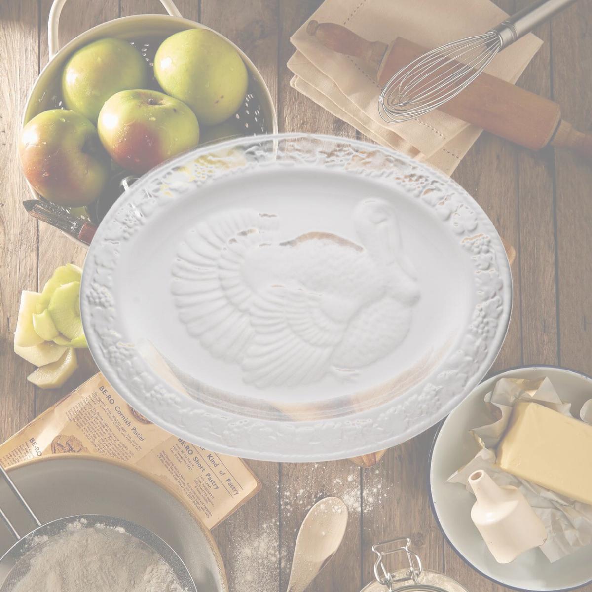 Picture of Red Vanilla HJ168-018 17.75 x 13.75 in. Classic Vanilla Oval Turkey Platter, White