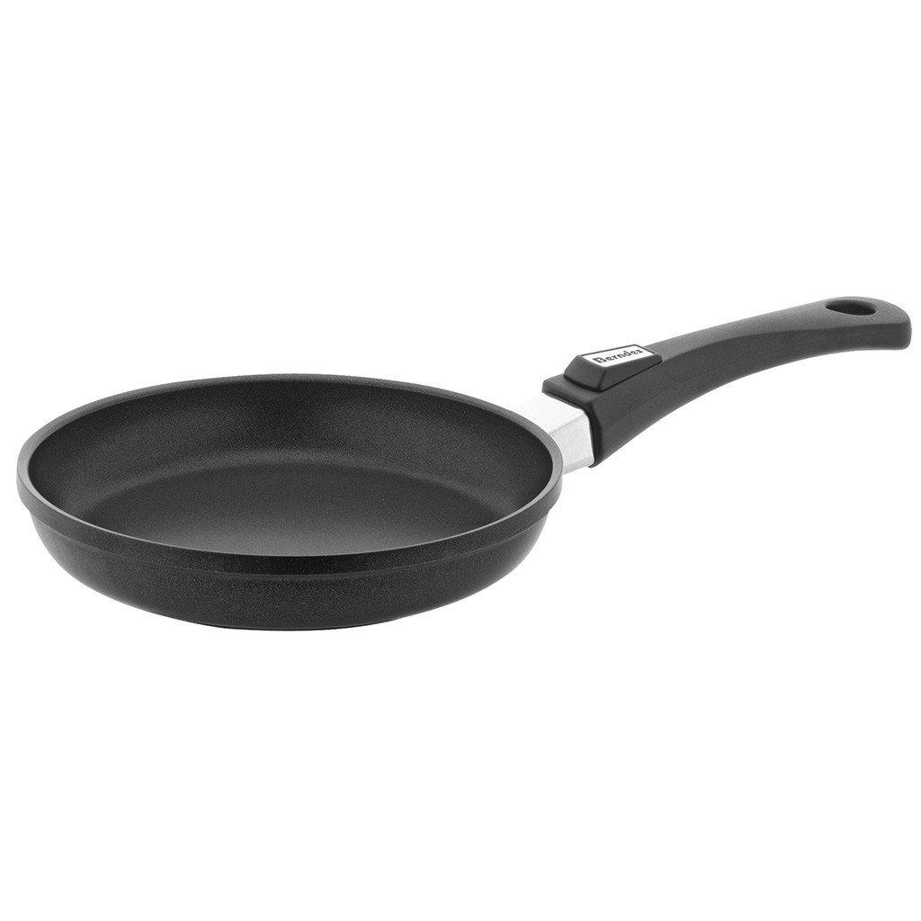 631113l 8.5 In. Vario Click Induction Fry Pan - Black
