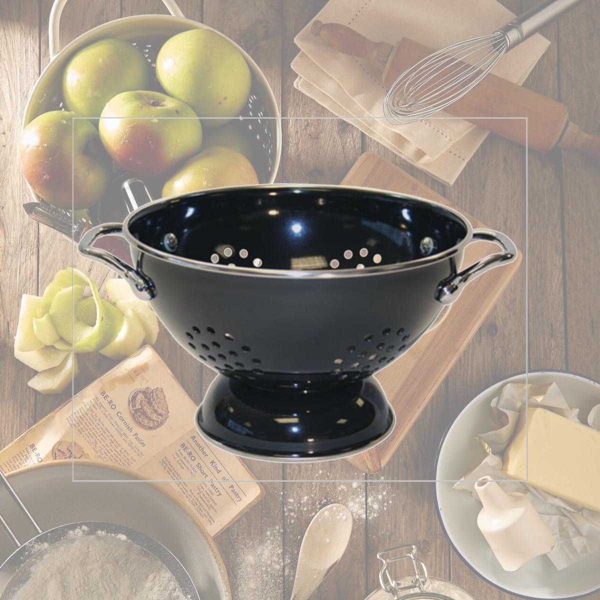 Picture of Reston Lloyd 08100 Calypso Basics 1.5qt Colander  Black 
