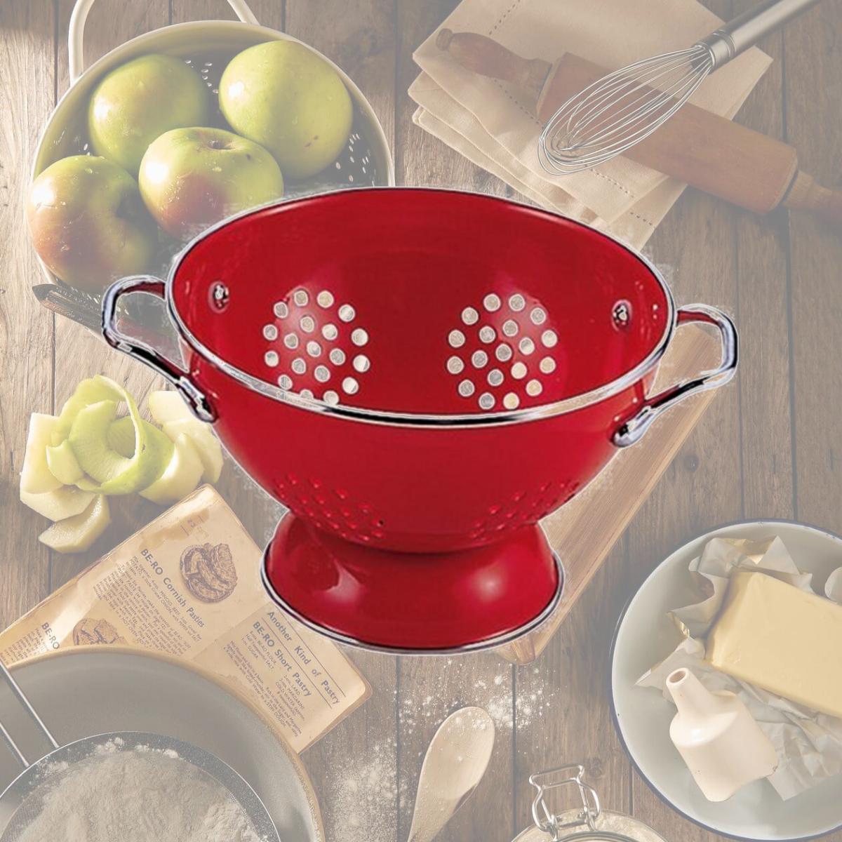 Picture of Reston Lloyd 08600 Calypso Basics 1.5qt Colander  Red 