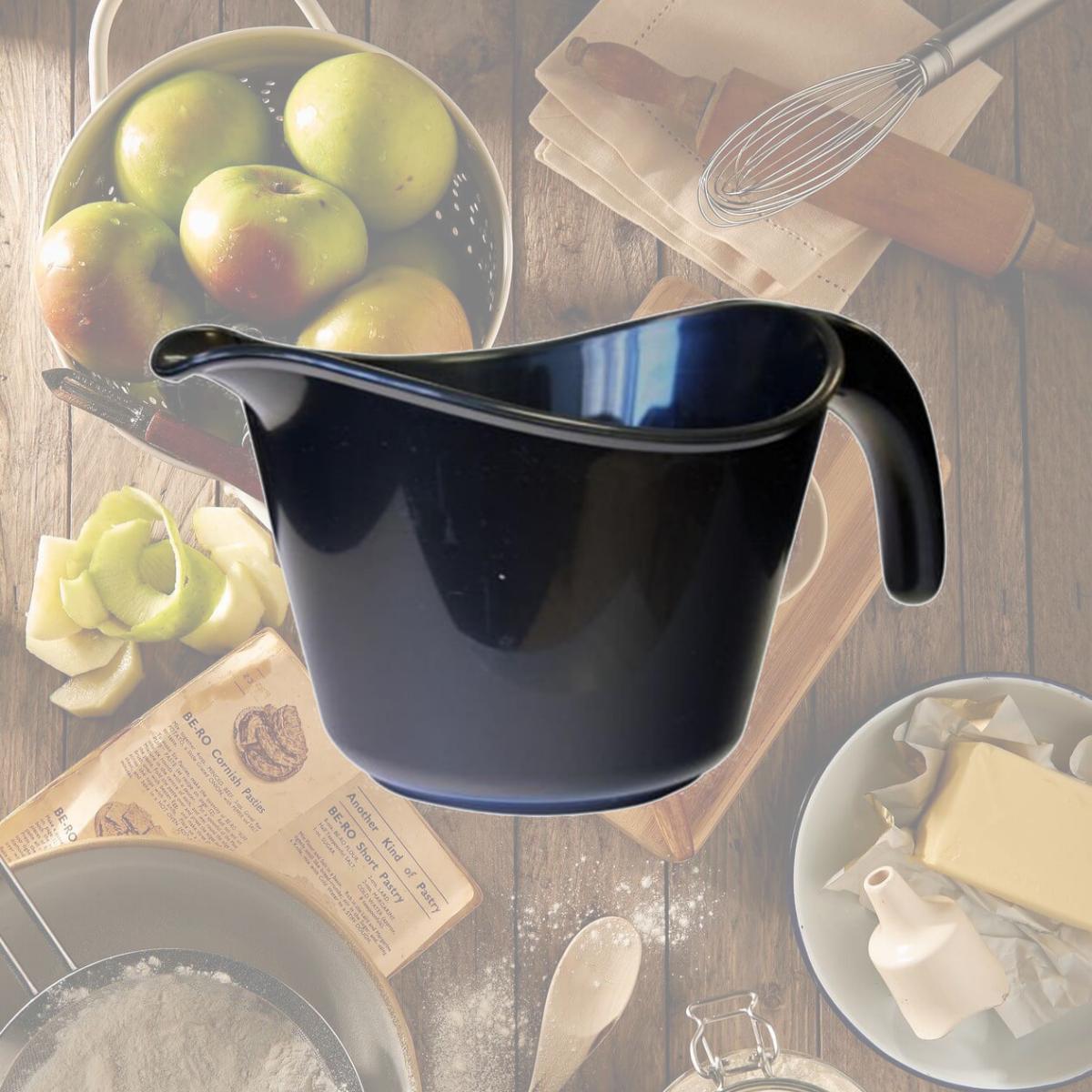 Picture of Reston Lloyd Melamine Batter Bowl with Pour Spout and Detachable Handle -  Black