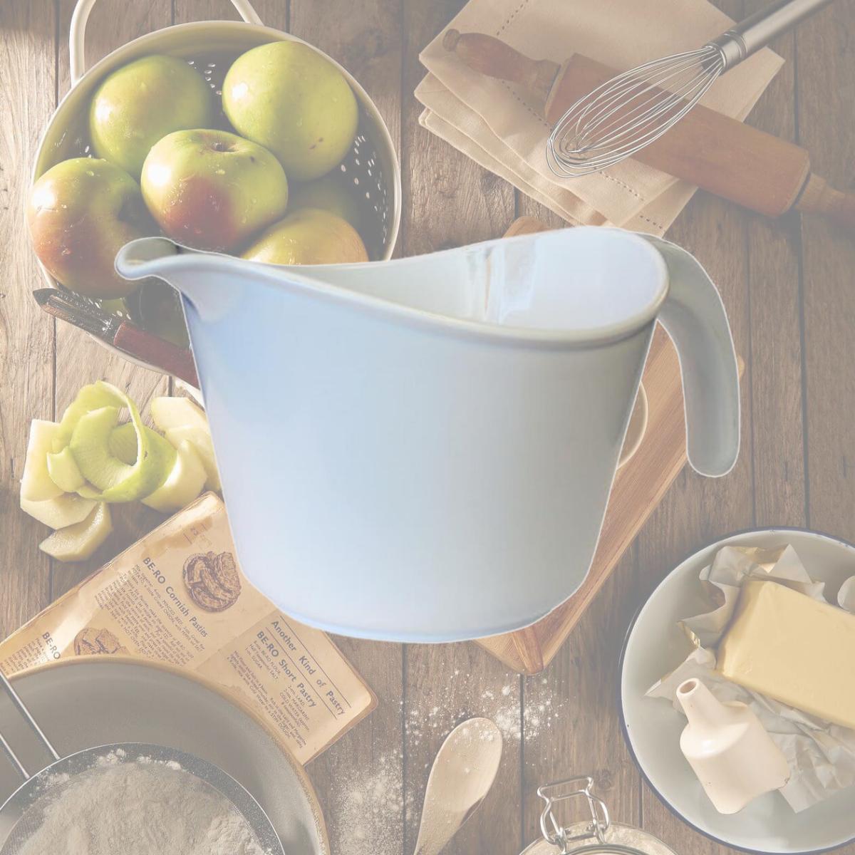 Picture of Reston Lloyd Melamine Batter Bowl with Pour Spout and Detachable Handle -  White