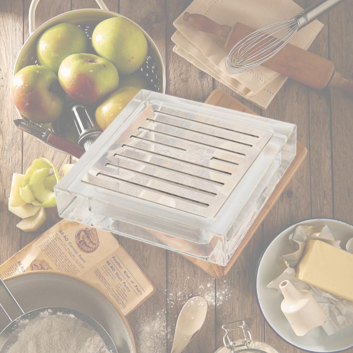 Picture of Rosseto Serving Solutions LD108 Drip Tray Acrylic with Stainless Steel Insert - Square