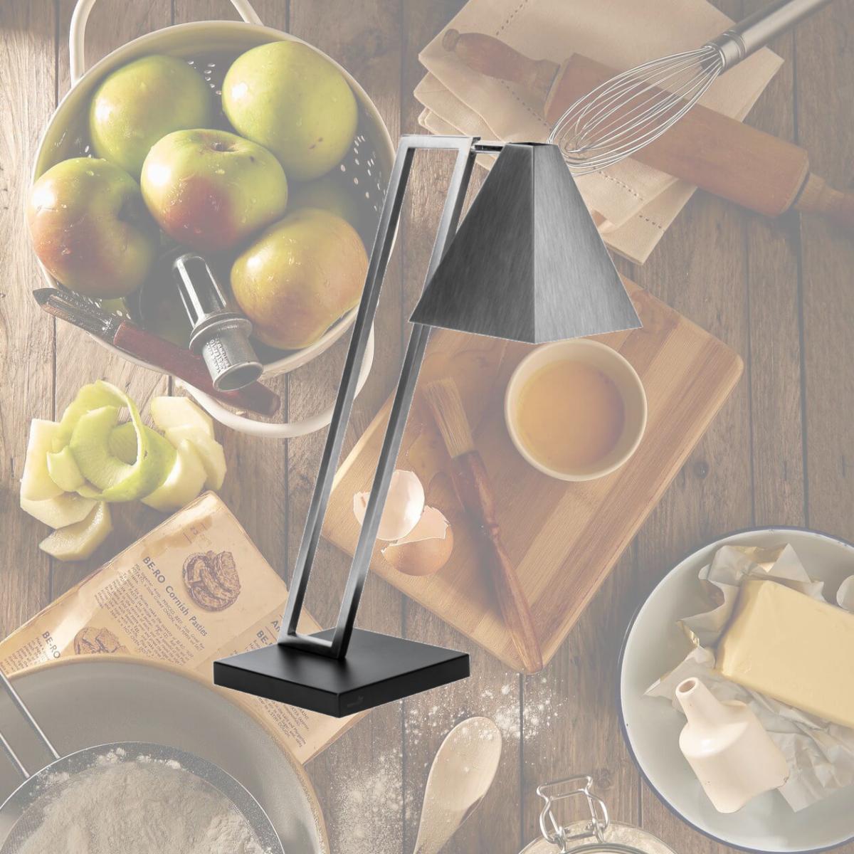 Picture of Rosseto HL011 Single Stainless Steel Pyramid Heat Lamp with Metal Base, Silver