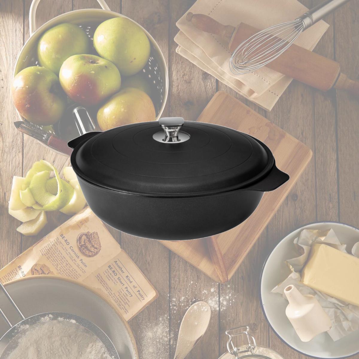 Picture of Rosseto CW0475BK Cook Lite Cast Aluminum Coated Induction Base Casserole with Lid, Black