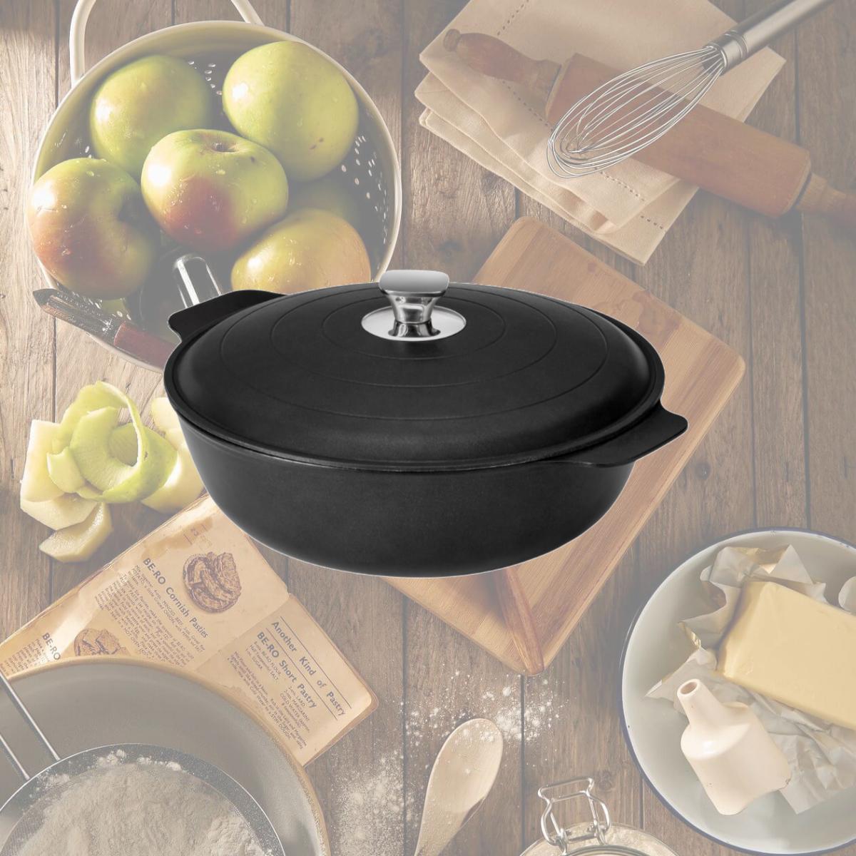 Picture of Rosseto CW007BK 7 qt. Cook lite Cast Aluminum Coated Induction Base Casserole with Lid, Black