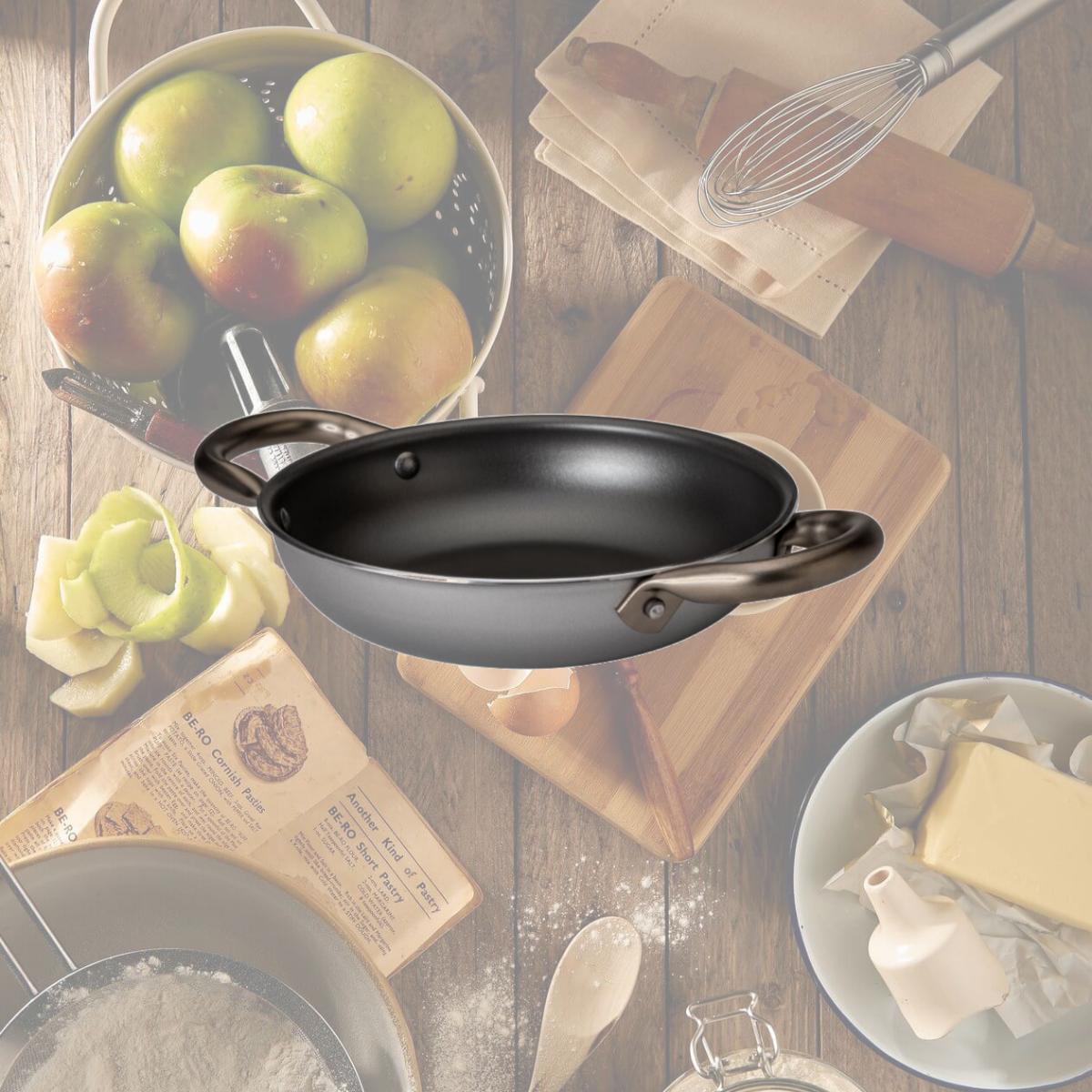 Picture of Rosseto CW6 1 qt. 6.5 in. Cook lite Mini Aluminum Non-Stick Skillet with Riveted Handles, Grey