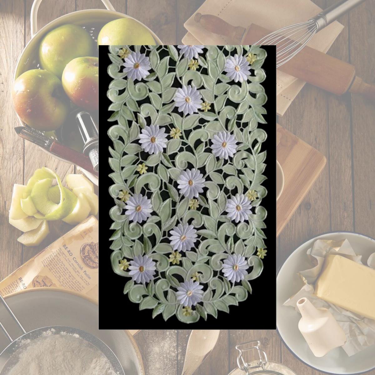 Picture of Sinobrite H7667-G Green Daisy Oval Placemat- 12 x 18 in.