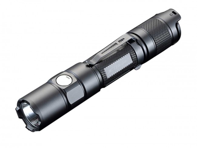 -th15 Tactical Rechargeable Flashlight With Cree Xhp35 E2 - 1300 Lumens
