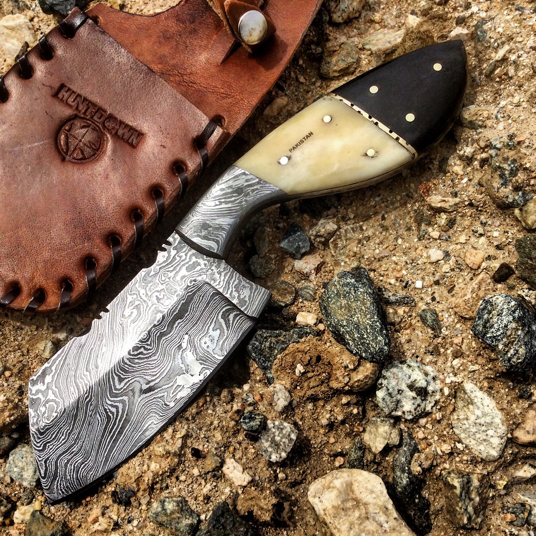 9836 9 in. Hunt-Down Damascus Blade Horn Handle Hunting Knife with Leather Sheath