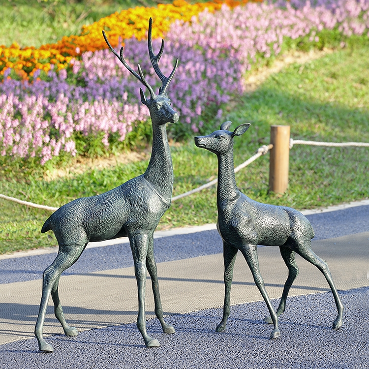 51071 Woodland Watchers Garden Sculptures