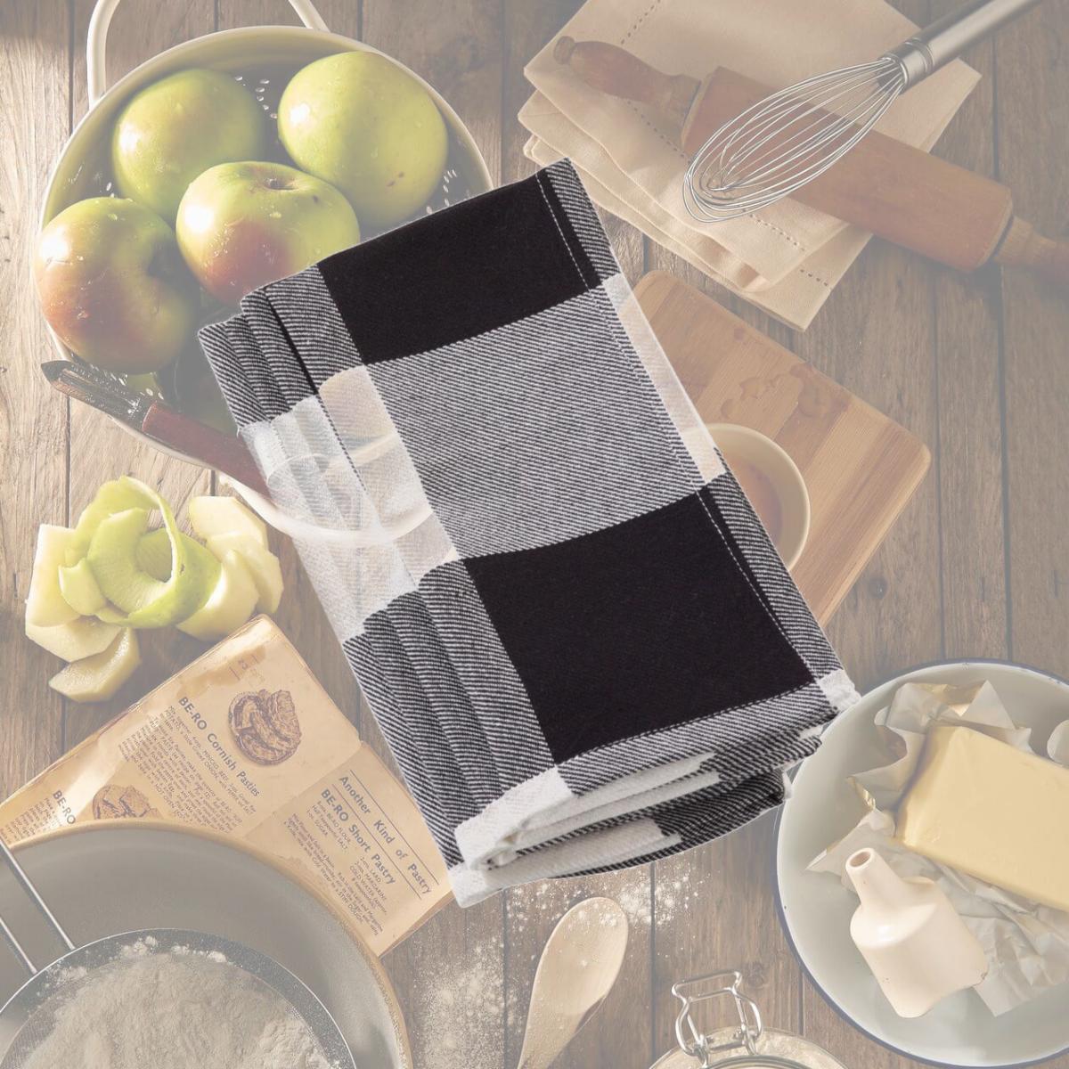 Picture of SARO 9025.BK20S 20 in. Square Buffalo Plaid Check Pattern Design Cotton Napkin Set Black - Set of 4