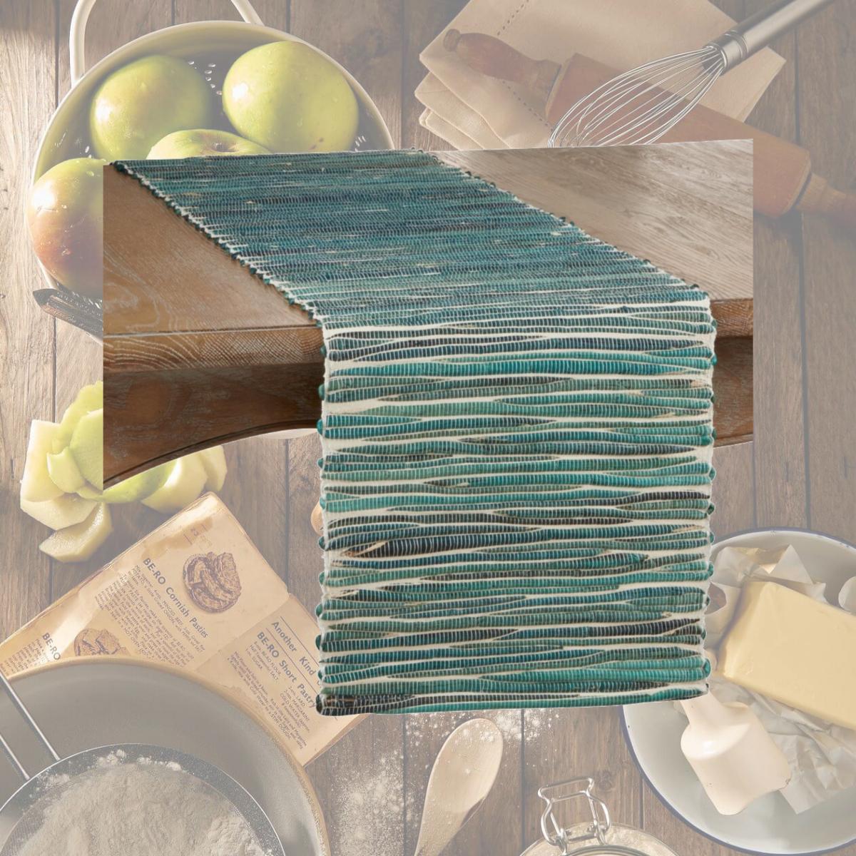 Picture of Saro Lifestyle 4500.TQ1490B 90 in. Water Hyacinth Table Runner, Turquoise