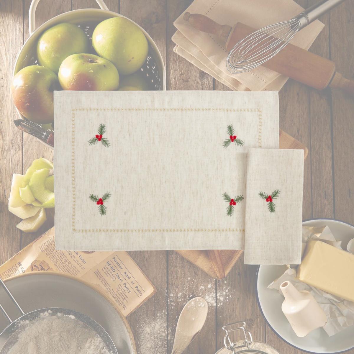 Picture of Saro Lifestyle 2155.N 20 x 20 in. Embroidered Holly Placemat and Napkin Set (4 Placemats + 4 Napkins)