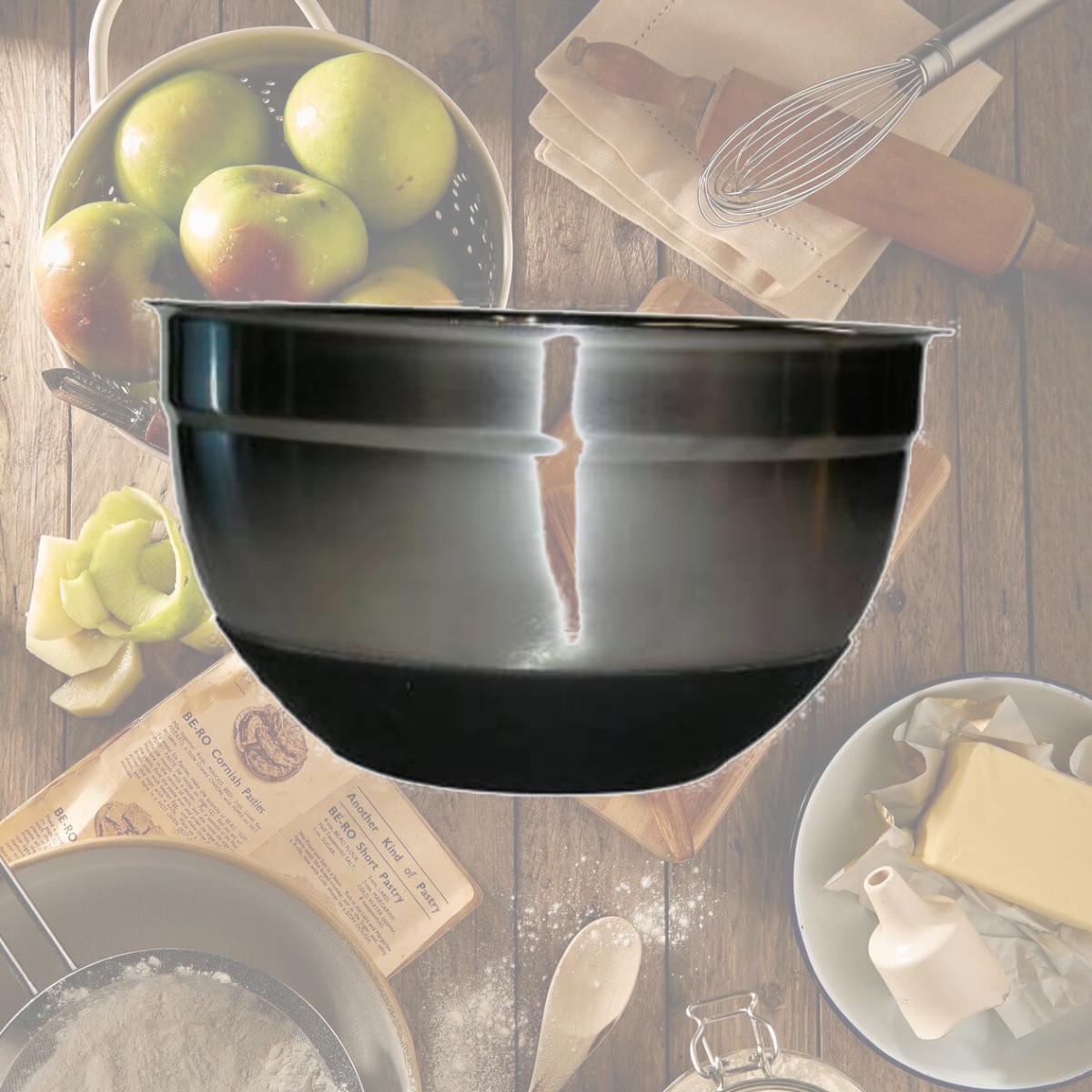 Picture of Star Dist 82363 Stainless Steel German Nonskid 5.2 in. Bowl with Silicon Base
