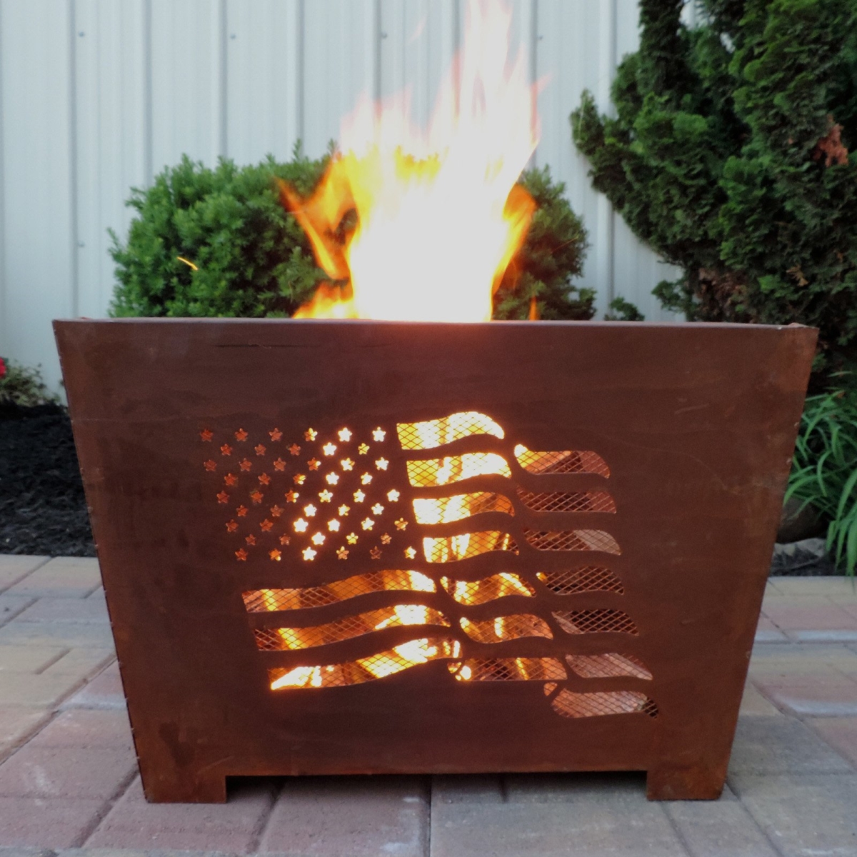 Ff1001 Flag Fire Basket, Rust Metal