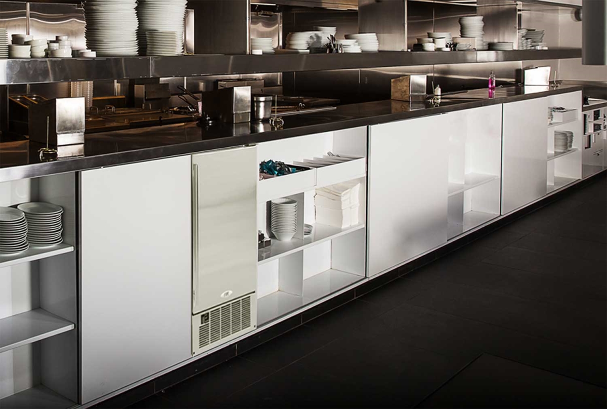 Picture of Sunpentown IM-60YUSA Stainless Steel Under-Counter Ice Maker