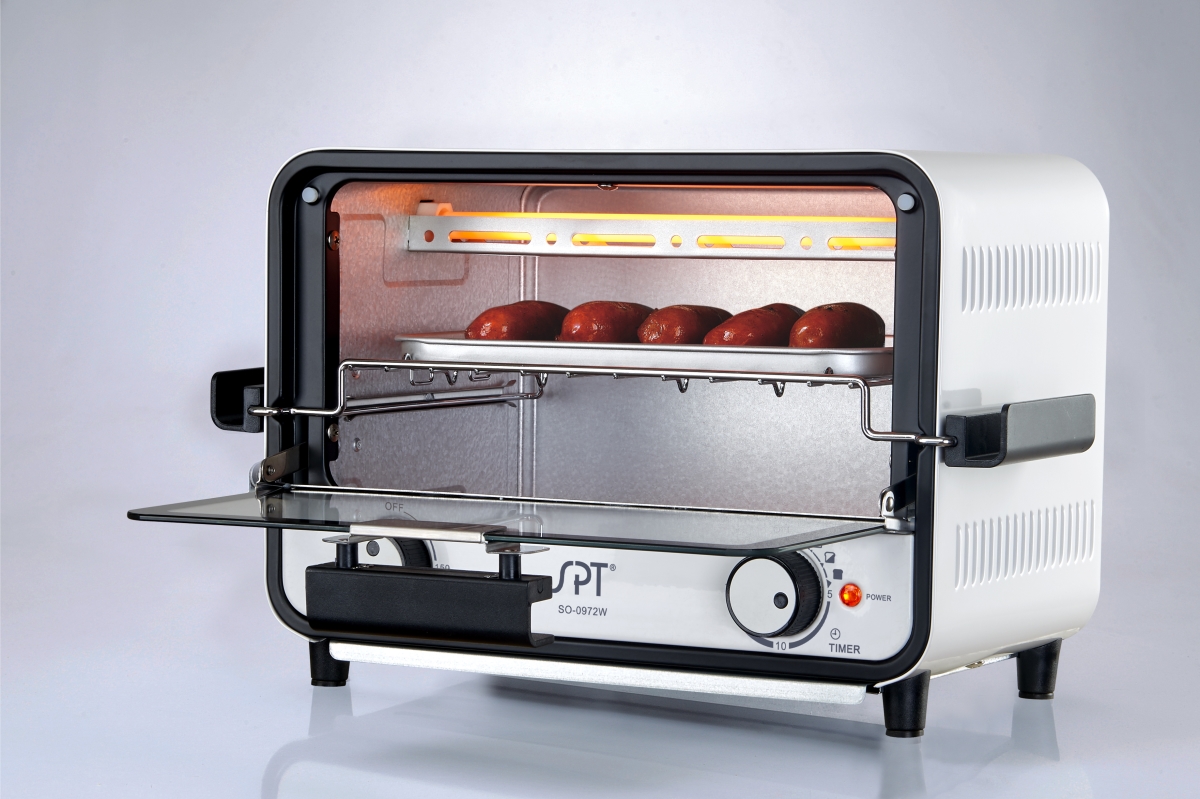 Picture of SPT SO-0972WA Easy Grasp 2 Slice Countertop Toaster Oven, Glossy White