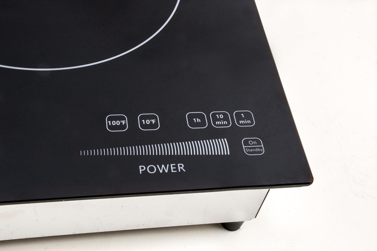 Picture of Sunpentown SR-187RTA 1800 watt Built-in Induction Cooktop, Black & Silver