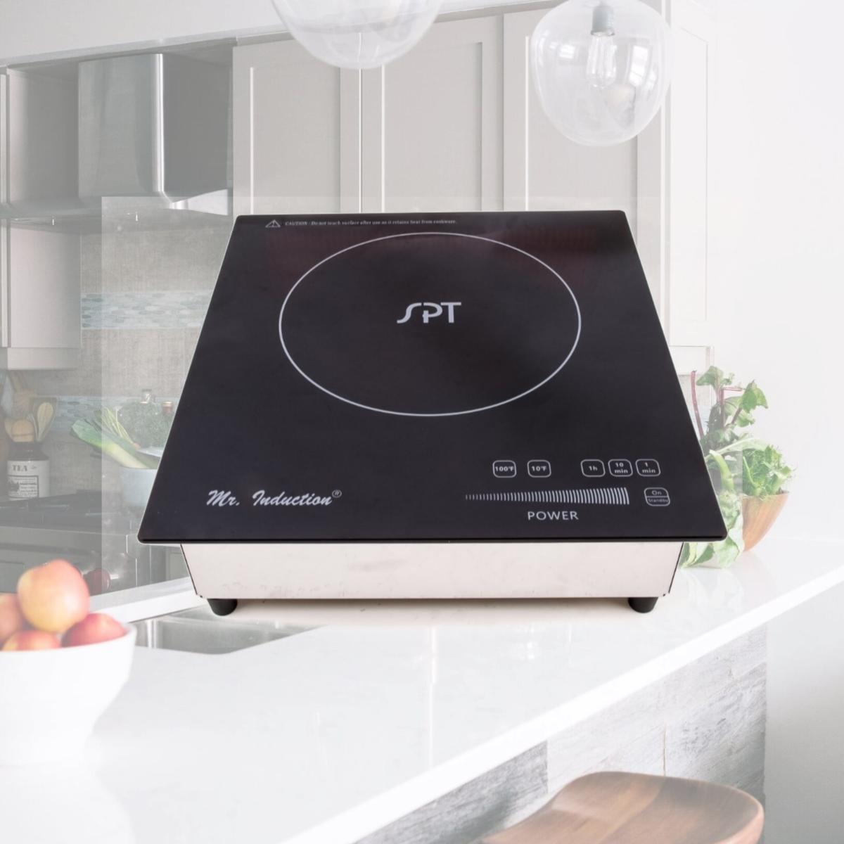 Picture of Sunpentown SR-187RTA 1800 watt Built-in Induction Cooktop, Black & Silver