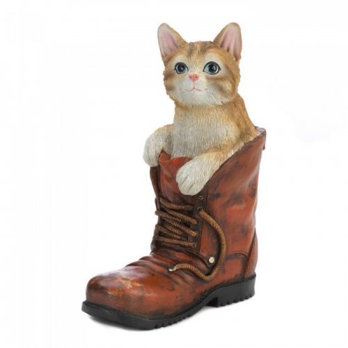 10018722 Cat In A Boot Garden Figurine