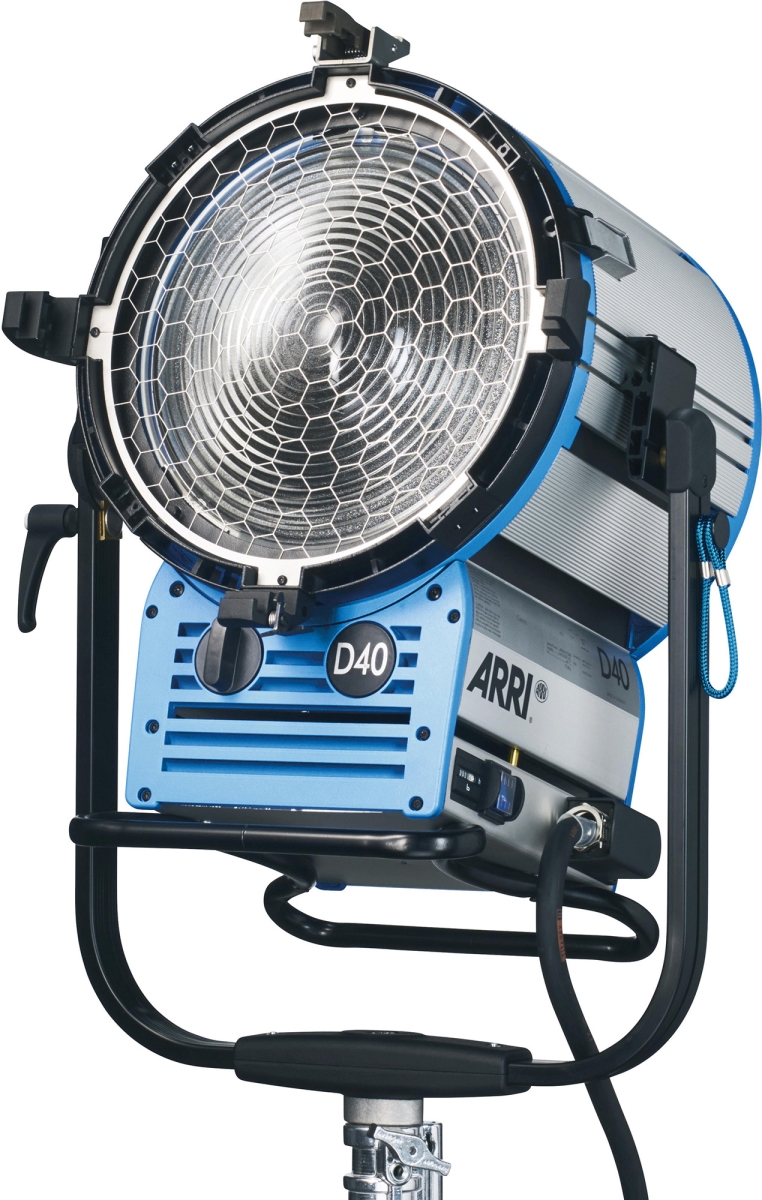 Arr-l1-34000-a True Blue D40 Fresnel Spotlight - International Manual - Blue & Silver