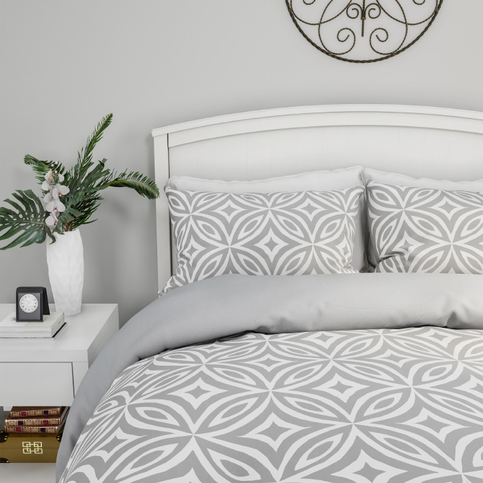 Lavish Home 66-c003k Comforter Set & Exclusive Radiance Design King Bed Set With Shams, Gray & Off-white - 3 Piece