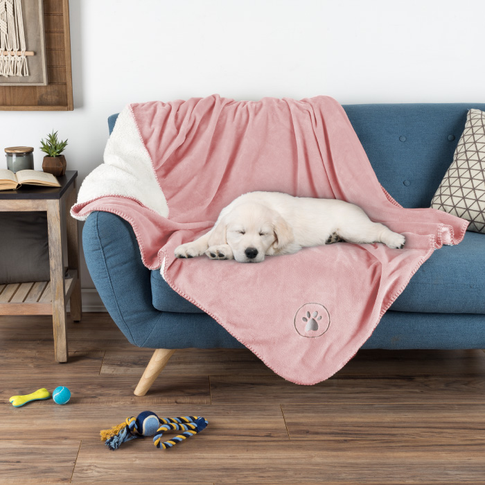 Petmaker 80-pet6107 Waterproof Pet Blanket With Soft Plush Throw Protects Couch & Chair, Pink