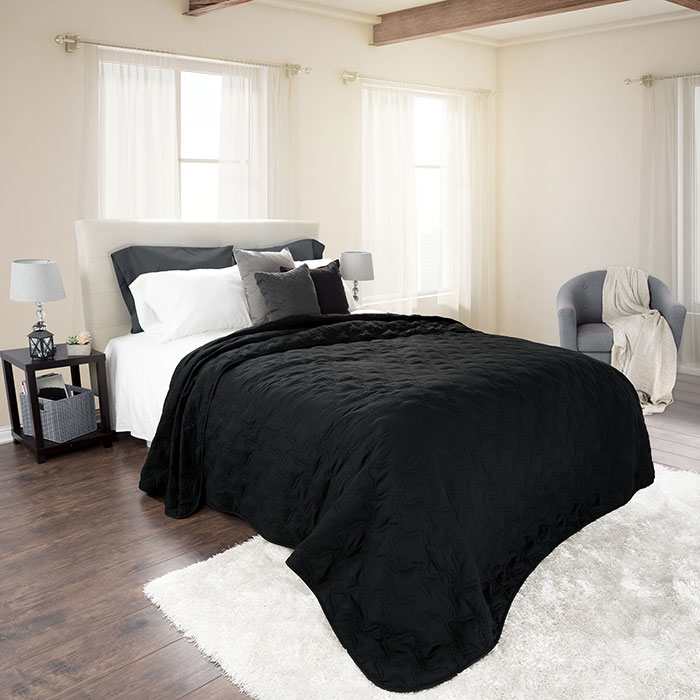 Lavish Home 66-42-k-bl King Size Lightweight Solid Color Quilt, Black