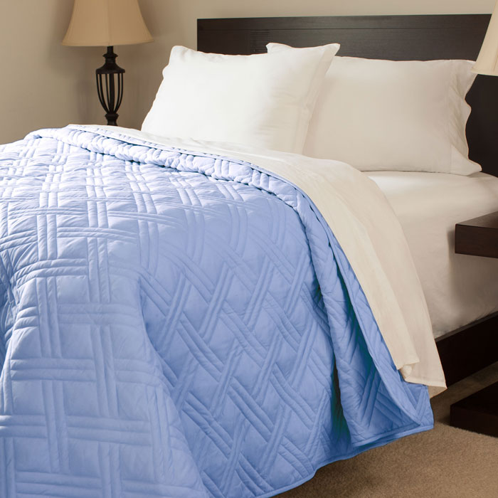 66a-25818 Solid Color Bed Quilt - Twin Size - Blue