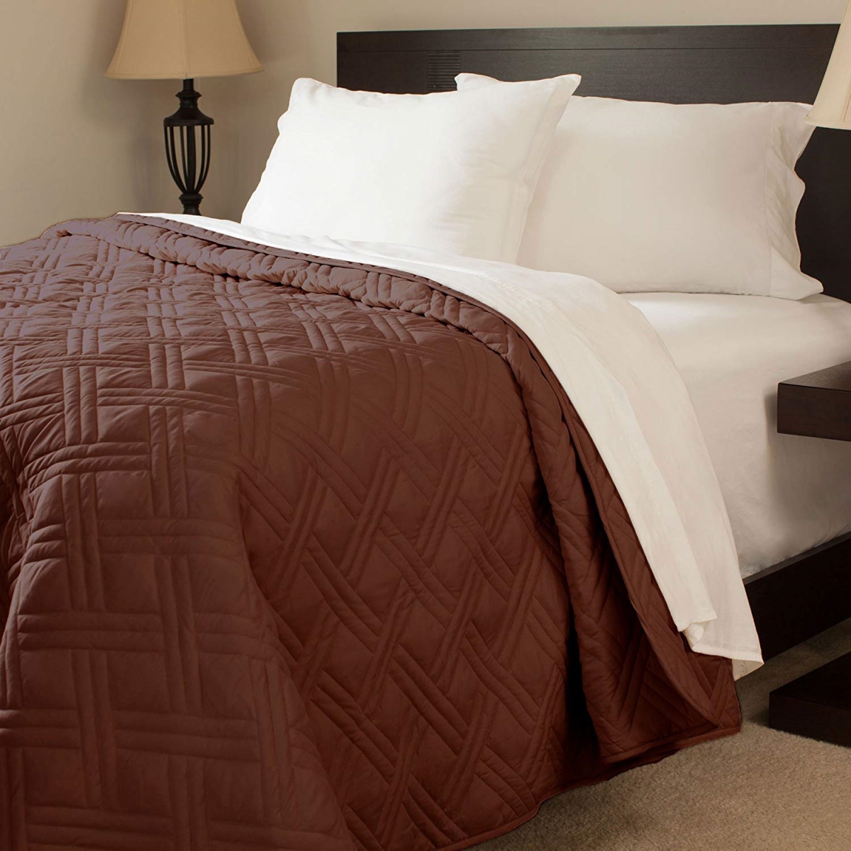 66a-25894 Solid Color Bed Quilt, Full & Queen Size - Chocolate