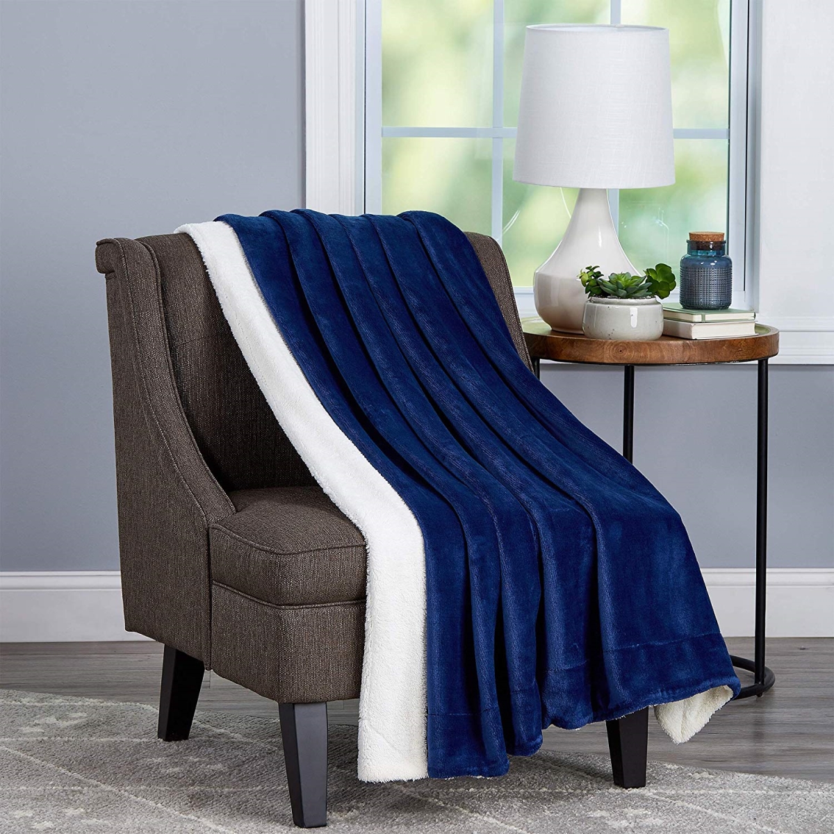 66a-29218 Poly Oversized Plush Woven Polyester Sherpa Fleece Solid Color Throw - Midnight & White