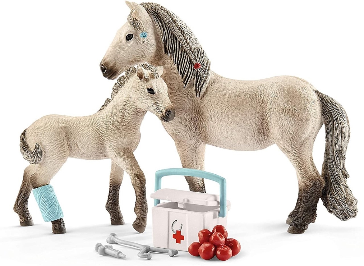 EAN 4055744021602 product image for 269145 Schleich Hannahs First Aid Kit | upcitemdb.com