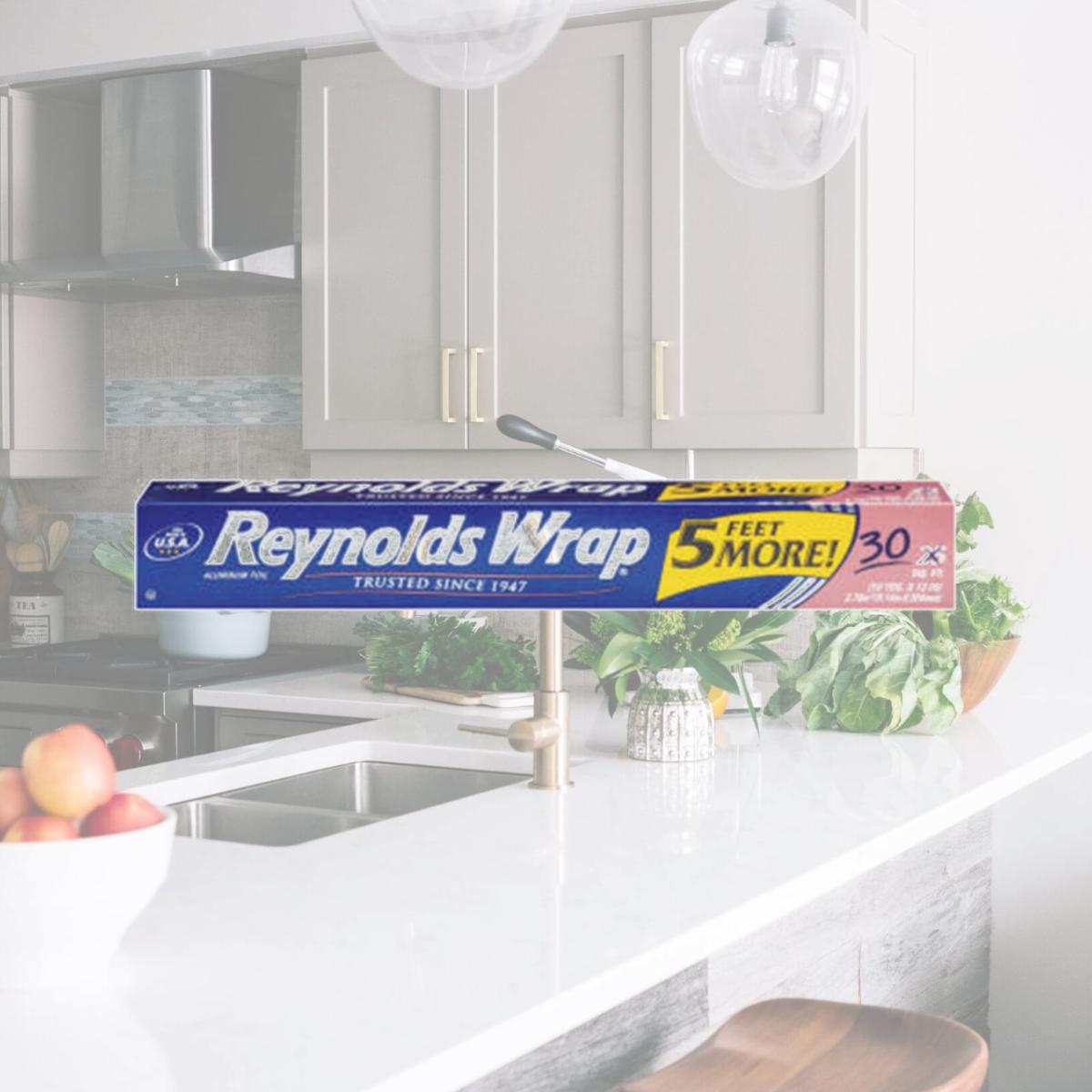 Picture of Reynolds 1001090008031 Aluminum Foil - 30 Square ft.