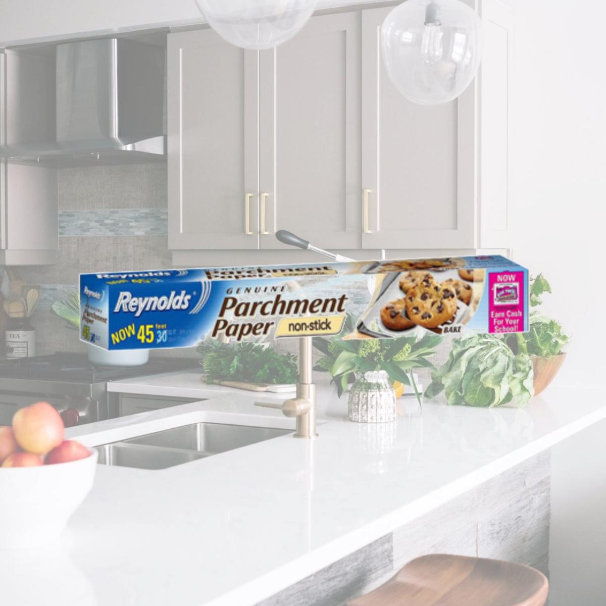 Picture of Reynolds 00G743310000 Non-Stick Parchment Paper - 15 in. x 36 ft.