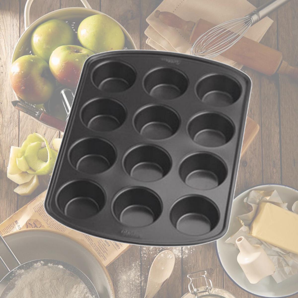 Picture of Wilton 2105-6789 Perfect Results Non-Stick Muffin Pan - 12 Cup- Hevy Weight