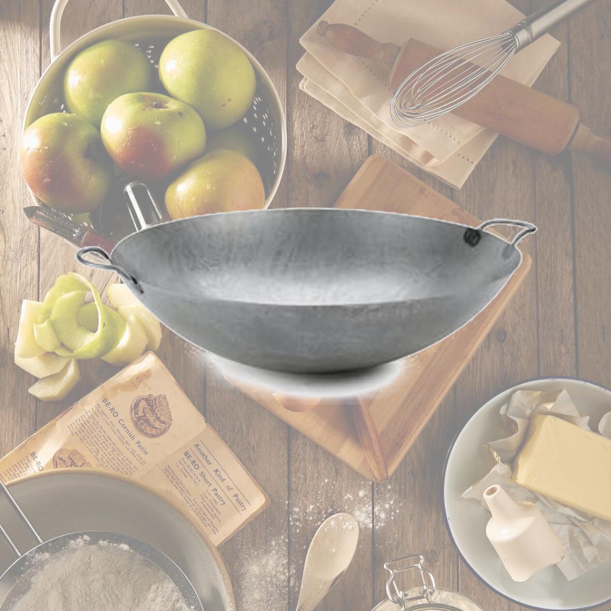 Picture of Town Food Service 34722 22 in. Hand Made Cantonese Wok